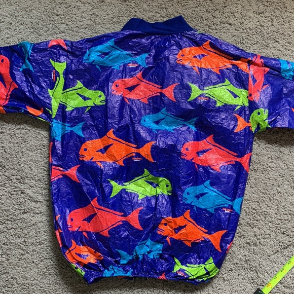 Bob Chinn’s Crabhouse Tyvek Fish Jacket - Picture 9 of 9